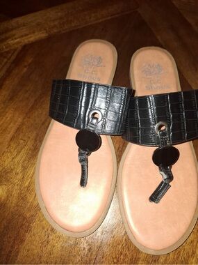 GC Shoes/ sandals Size Size 9